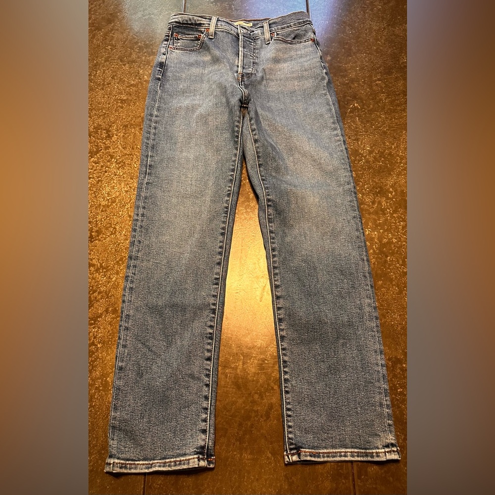 Levi's Women's Wedgie Straight Jeans | 28 x 26 EUC Buttonfly medium wash